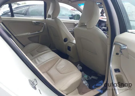 2014 Volvo S60 T5 из США, поврежденный, VIN YV1612FS8E2277450